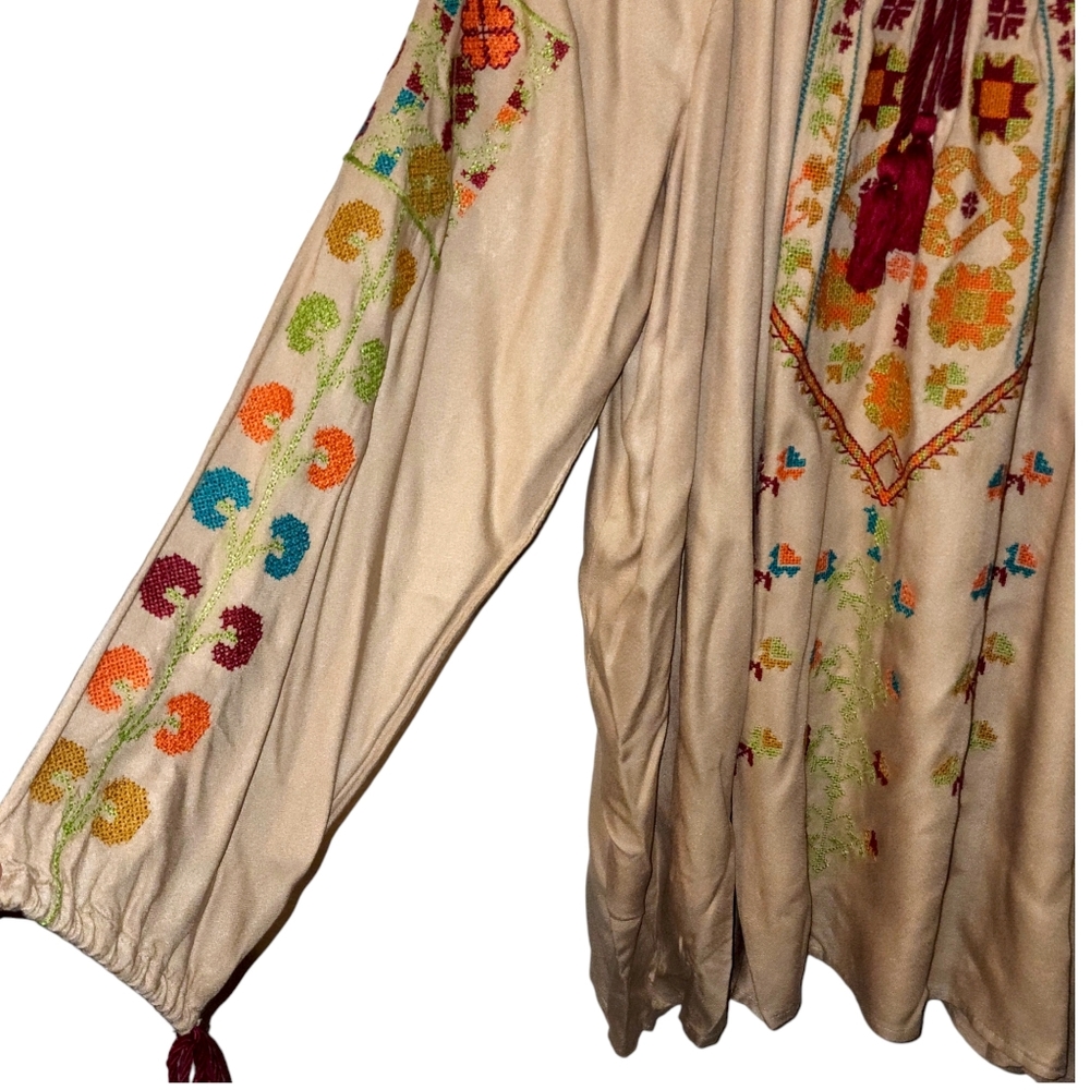 Ivy Jane Embroidered Boho Tassel Decorated Blouse - Picture 4 of 7